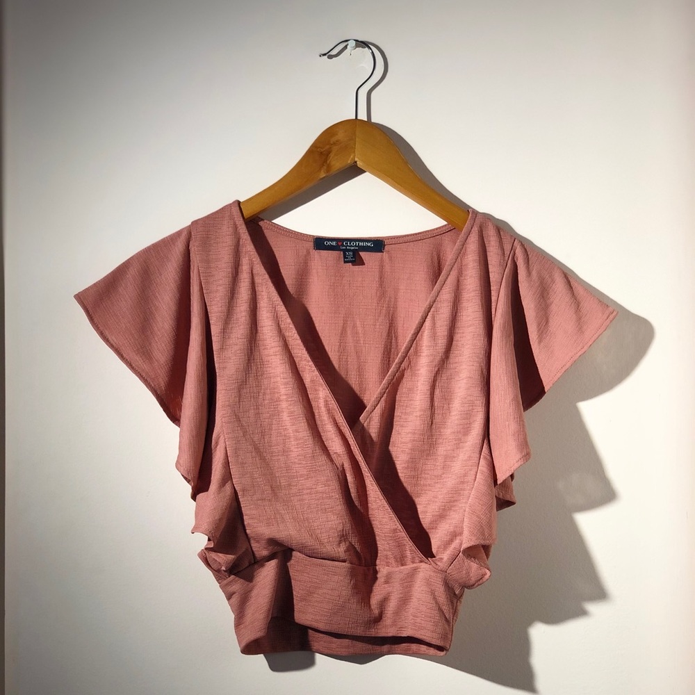 🌻 Blush cropped ruffle short sleeve top🌻